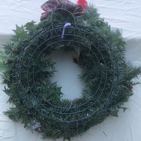 Red cardinal winter wreath never used vintage decor pine cones and apples - Picture 5 of 5